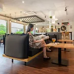 Ibis Strasbourg Aeroport Le Zenith Линголшем