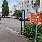 Отель Ibis Strasbourg Aeroport Le Zenith Линголшем