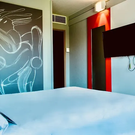 Hotel Ibis Strasbourg Aéroport Le Zénith 3*