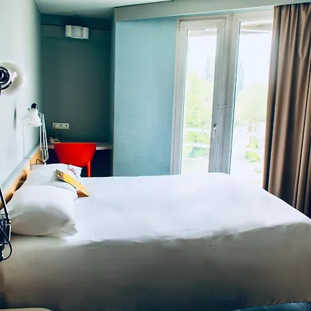 Ibis Strasbourg Aeroport Le Zenith Otel