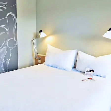 Отель Ibis Strasbourg Aeroport Le Zenith
