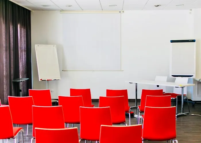 酒店 宜必思斯特拉斯堡机场泽尼斯体育场酒店 3*