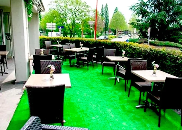 酒店 宜必思斯特拉斯堡机场泽尼斯体育场酒店 3*