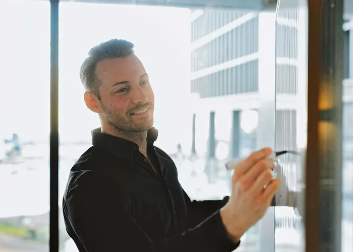 宜必思斯特拉斯堡机场泽尼斯体育场酒店 3*